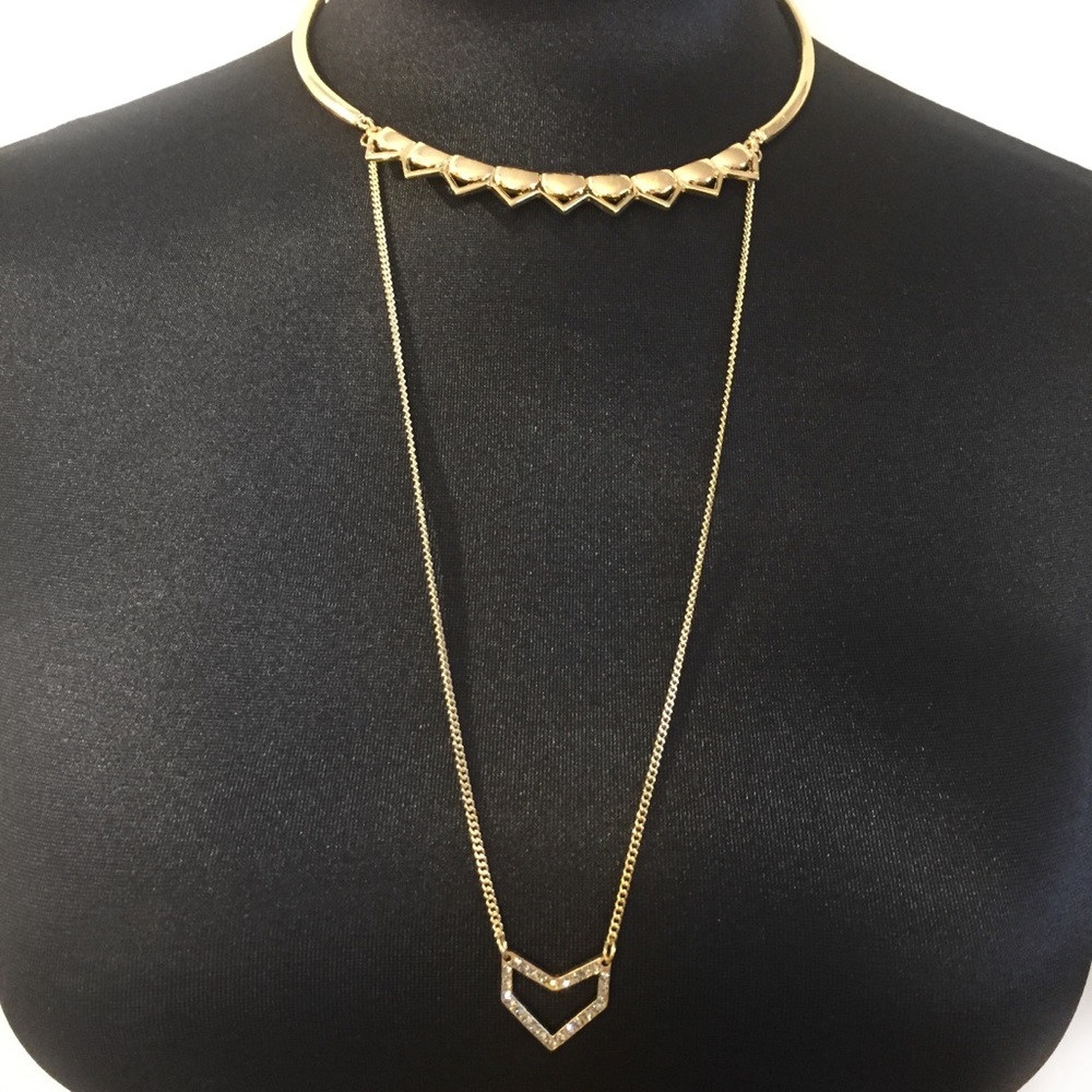 BCBGENERATION COLLAR NECKLACE PENDANT ARROW GOLD
